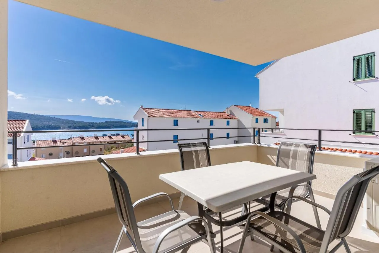 Blue Pearl Apartment Cres