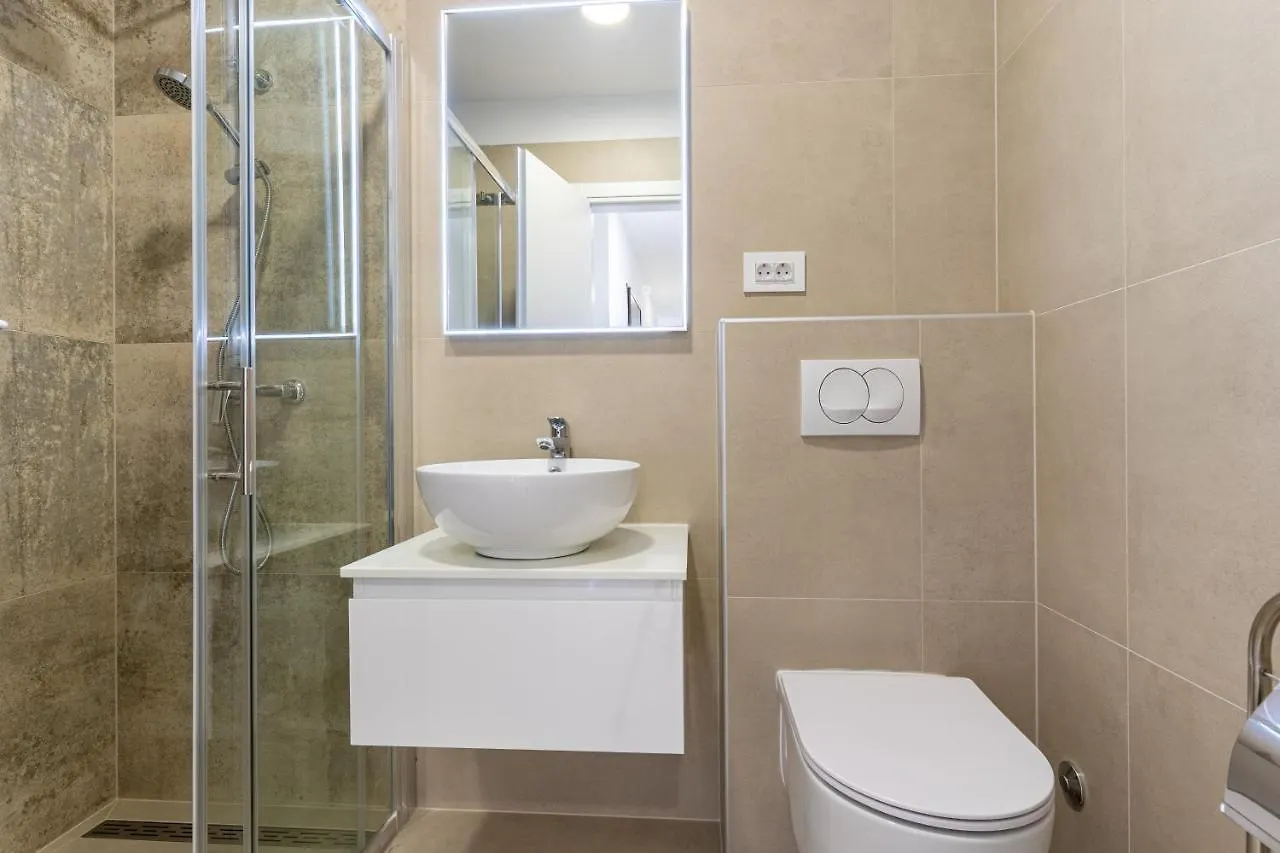 Blue Pearl Apartment Cres