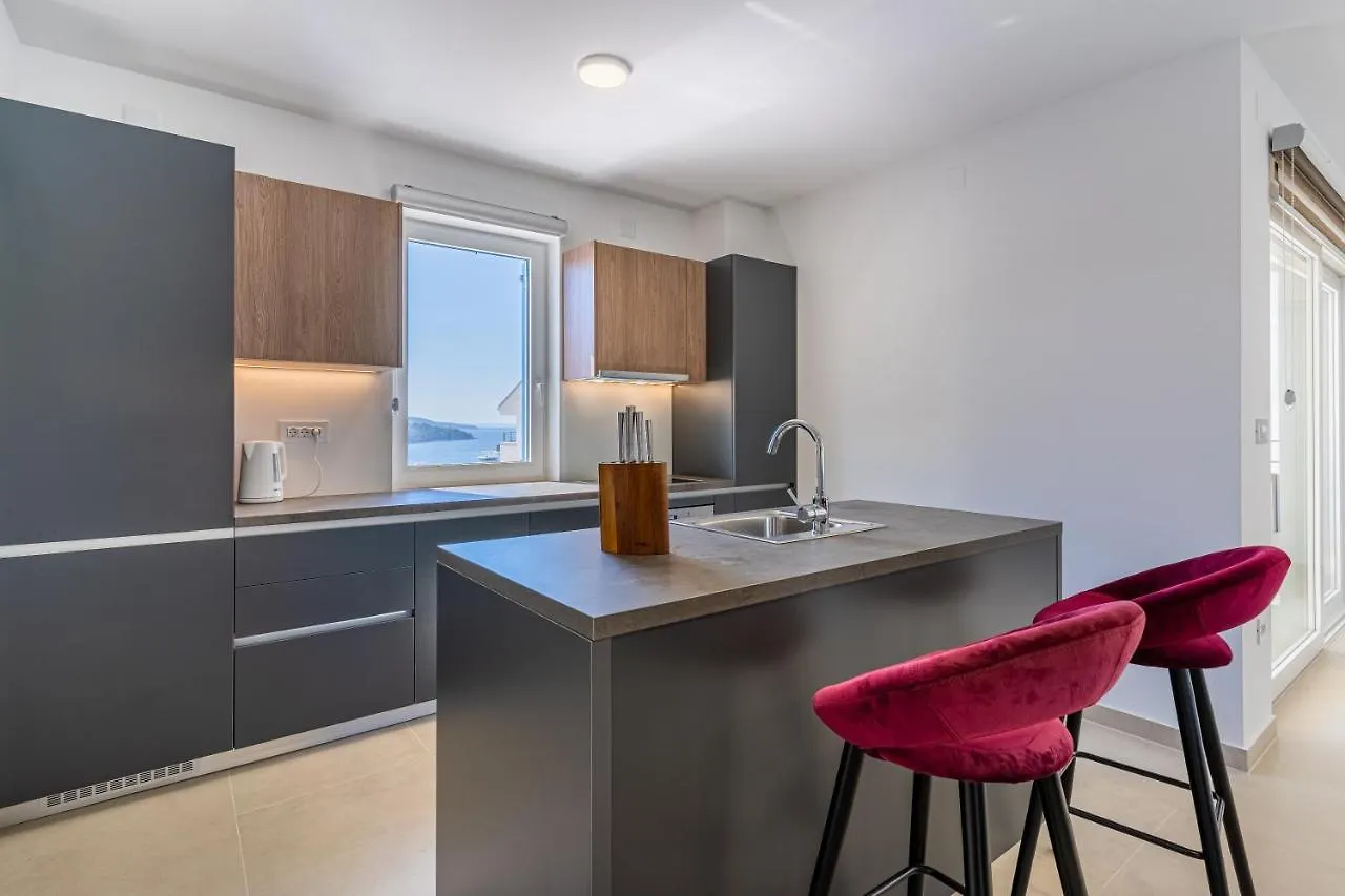 Blue Pearl Apartment Cres