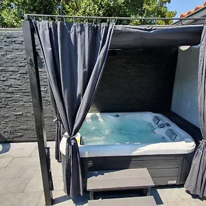 Beautiful House With Large Terrace And Jacuzzi Bakarac