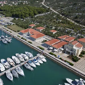 Appartamento Aci Marina, Cres